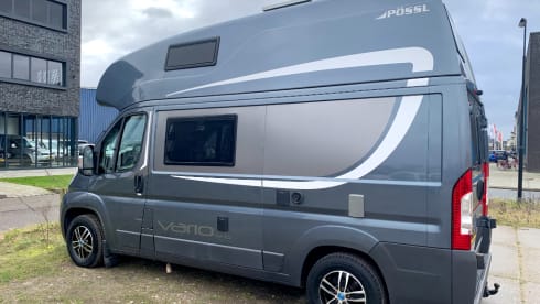 Vario Smurf – 4 fixed beds hotel on wheels