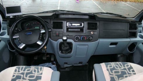 Km vrij – Luxury 4 person(*) Ford Rimor Alcove