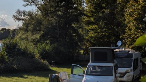 Elektra – 2-person Mercedes-Benz campervan from 2020