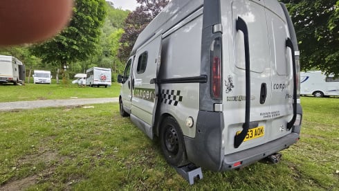 Pedro – Full Insurance Included. 5.2m long. On-board shower. Winterized. 39.70 MPG.