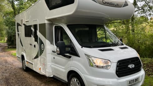Herbie – Comfortable 4/5/6 berth Chausson Flash motorhome with all of the comforts