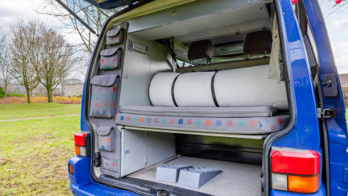 Foelie – 4p Volkswagen campervan uit 2002