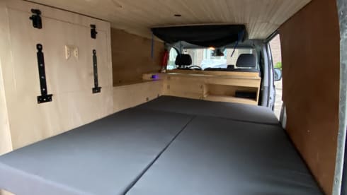 2p Mercedes-Benz campervan from 2006