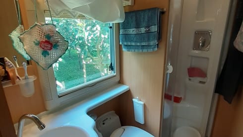 Laika camper rental - Kreoss 3008 with 4 beds