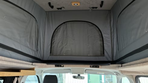 Hopper Zwart – 4p Volkswagen T6.1 from 2023. New bus!