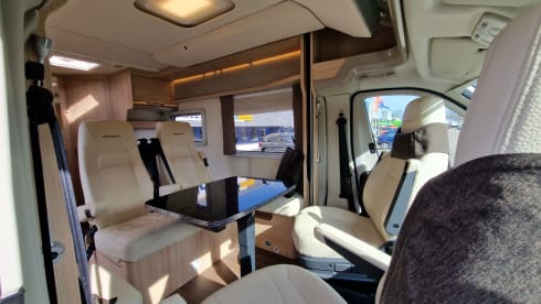 zonnige vakantie !! – 4p Bürstner semi-integrated from 2019