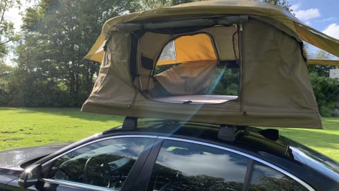Happy Bimmer Rooftop Tent – Reliable BMW 740d with very large Thule roof tent and complete inventory