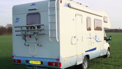 Blucamp Sky 400 - Cozy family camper with 7 places to sleep!