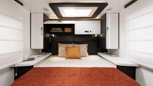 Onze Benimar – Benimar met queensbed, grote keuken en electrische fietsendrager