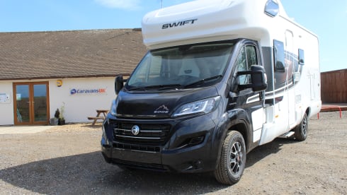 Little John – Our Luxury 2021 6 berth, Fixed Bed