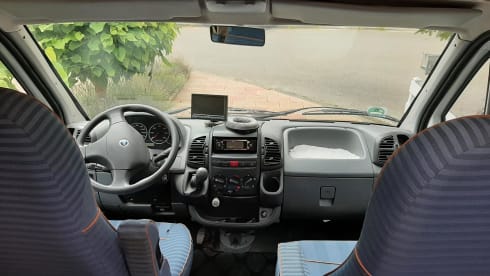 Mr. Blue  – Bürstner Merano with air conditioning and fixed bed 2005