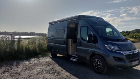 Clever Van with roof tent (4 persons) - Built in 2022