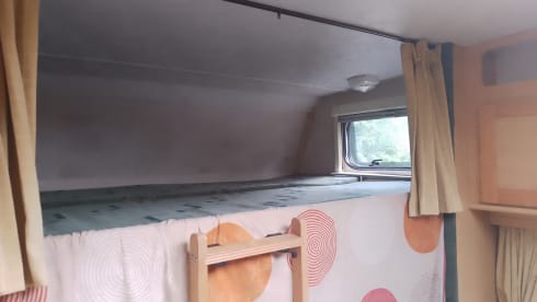 Elddis – 4 berth Peugeot alcove from 2006