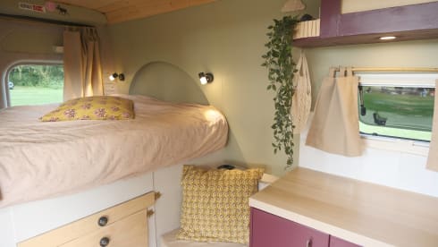 Camper Moos – Moos - Accogliente camper autocostruito, perfetto per il campeggio selvaggio 