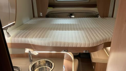 Jelle  – 4pers burstner semi-integrated with queen bed