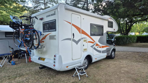 3p Renault Rapido integrated retro camper