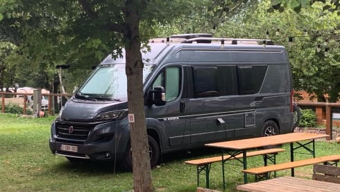 4p Adria Twin Family Van