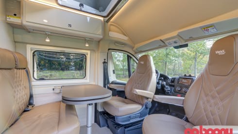 Den Burt – Nouveau camping-car Burstner 4pers