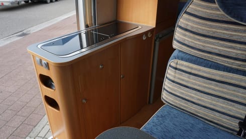 2p Sun Living bus uit 2009