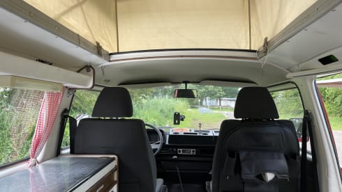 Lana – 2p Volkswagen campervan from 1981