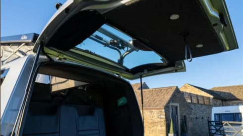 Luna – Volkswagen Transporter 4 Birth camper van