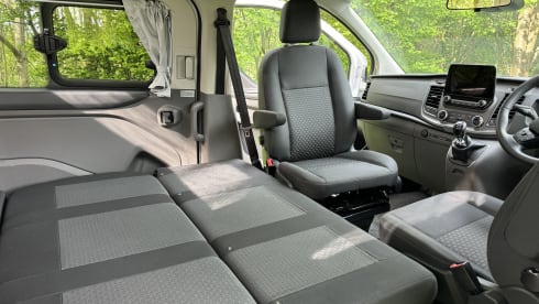 Henry – 4 berth Ford campervan 