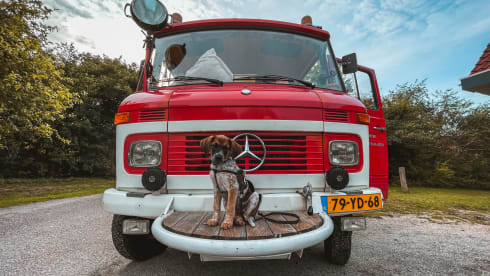 EndlessDestinations – 2p Mercedes-Benz bus from 1976