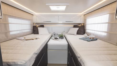 Roller Team Granduca 284 M – luxury alcove mobile home (Automatic!)