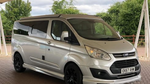 Galli 2.0 – 4 berth Ford Camper with Skyline Roof