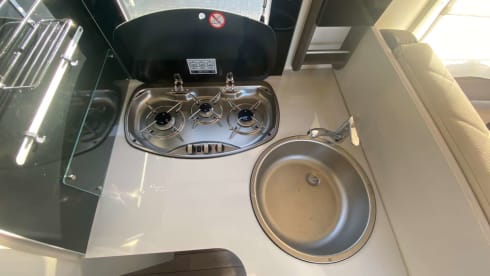 Louis – 4p McLouis 473G semi-integrated from 2024 Ford automatic 170 hp