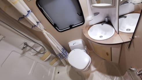 FLASH – FAMILY MOTORHOME 6 PLACES