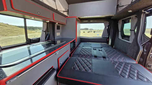 Victor – 4 Schlafplätze, anderes Wohnmobil aus dem Jahr 2015