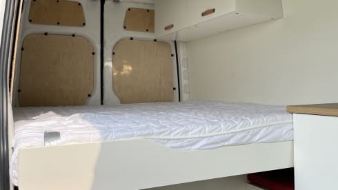 The Hustle Van – Off-grid freedom with The Hustle Van