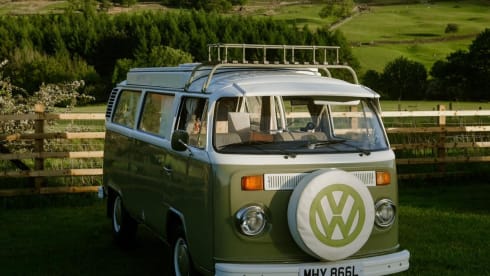 Nat – 4 berth Volkswagen campervan from 1973