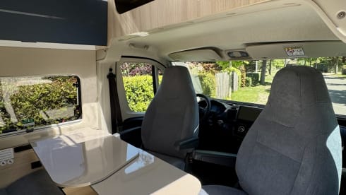 Autobus Challenger a 5 posti dal 2026