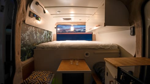 Zonnewijzer – Winter-Proof Off-Grid Campervan with Solar, Nespresso, Oven and more!