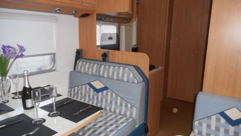 EASY 4 MOTORHOME HIRE JUST TURN UP AND GO