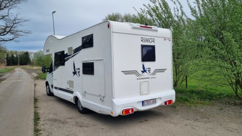 4p Rimor alcove from 2018