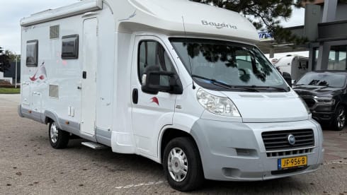 ruime 2p Fiat semi-integrated uit 2007
