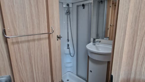 Sunlight A68 2022 - 6 Berth With 6 Belted Seats - Motorhome In London