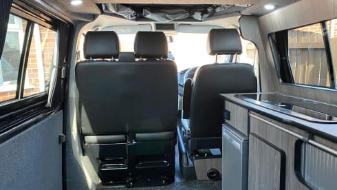 The Explorer – L'Explorer VW T6 4 couchettes Campervan - Automatique