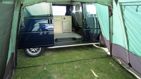 Super nice VW T4 2.5 TDI for a wonderful camper holiday.