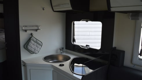 eagle – 4p Ford semi-integrated from 2021 170HP 3500kg max weight L 7.49 m
