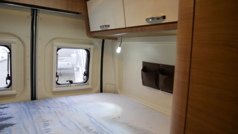 McLouis 5 Menfys Silverline, Sleep / 4 Seats.