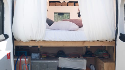 Bonnie – Off grid camper in Barcelona