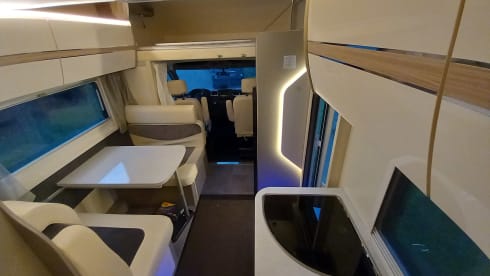 Raumwunder  – Maple Canada AD