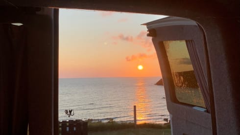 Cherry🚐 – 4 berth VW T6 Campervan 