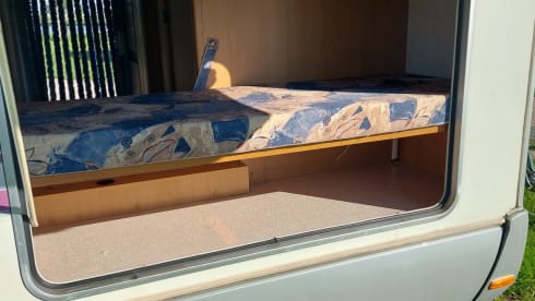 Heerlijke familie camper – 6p Ford alcove uit 2003