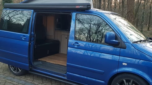 t5 buscamper – Beautiful, cozy T5 bus camper with original Reimo camper furnishings. 