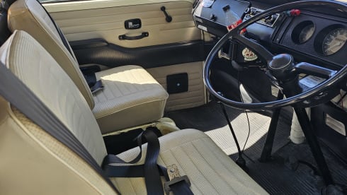 Daniel the Camper Van – Classic VW Bay Camper